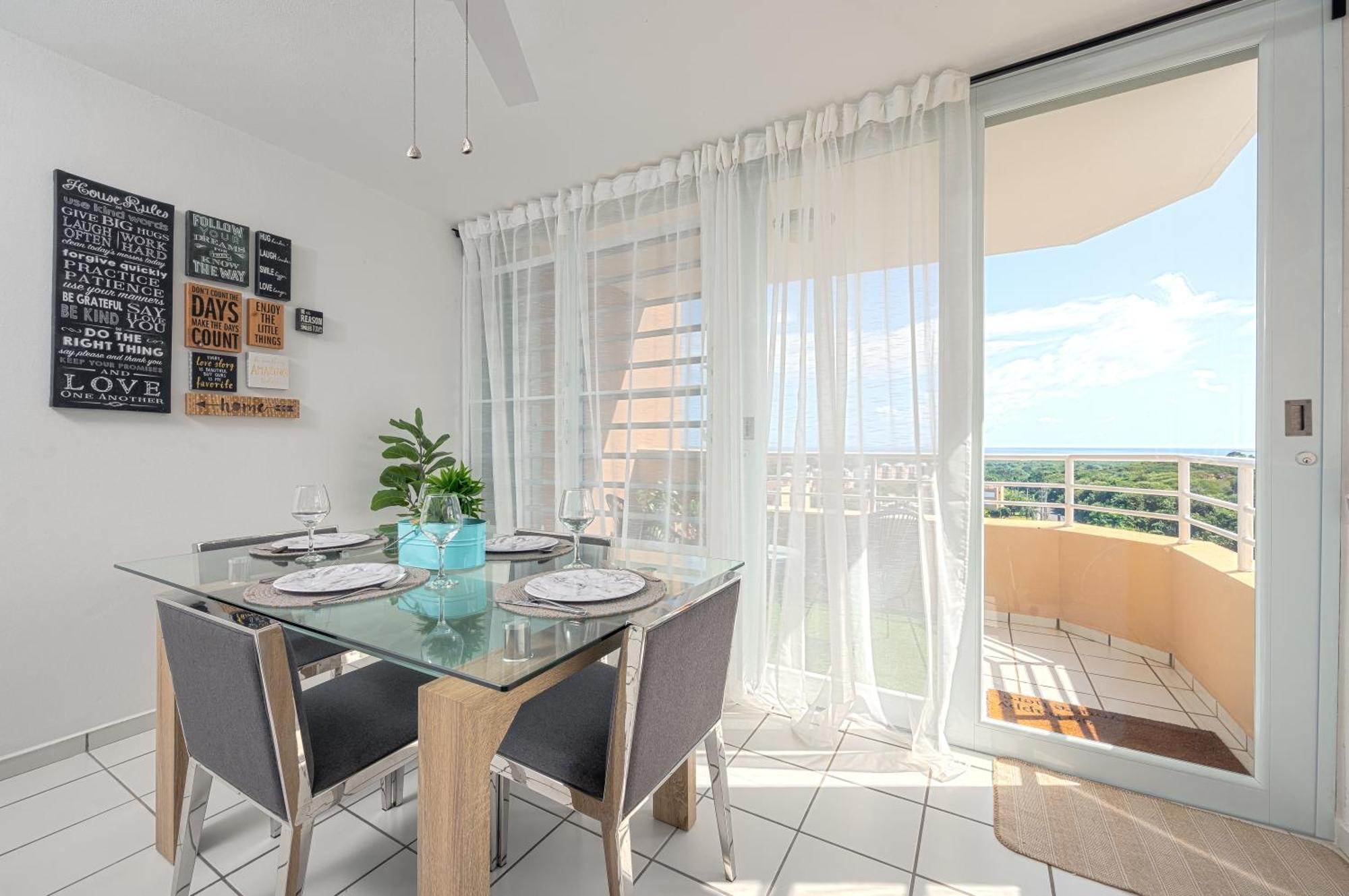 Ocean & Mountains View, Marina, Ferry, Vista Mar, Costa Esmeralda Ceiba Exterior photo
